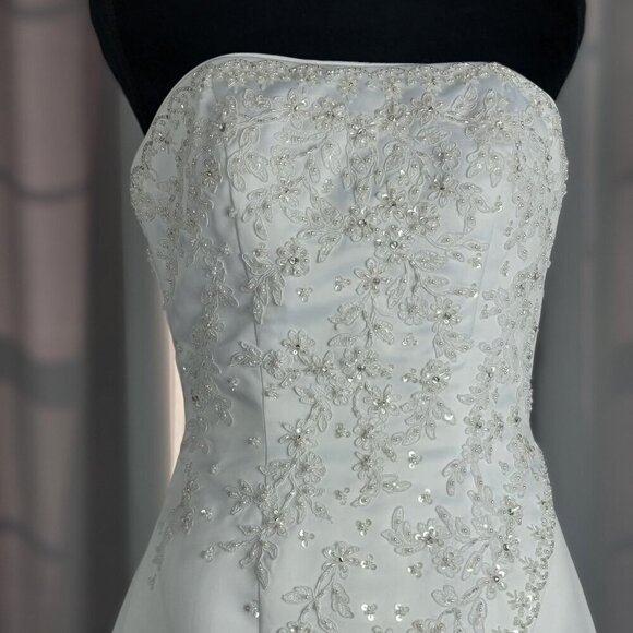 David's Bridal Michaelangelo White Wedding Gown Attached Train Size 4 NWT - Picture 4 of 16